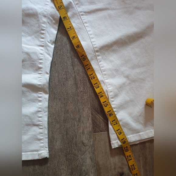 Jules & James White Capri Jeans. - Picture 3 of 6